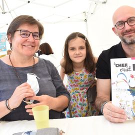 Vous étiez près de 500 à venir à la rencontre de la douzaine d'auteurs·rices et illustrateurs·rices présent·e·s et profiter des séances de dédicaces et animations.