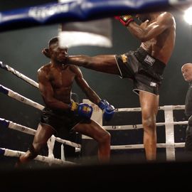 Une 4e édition du VBS qui met à l'honneur les femmes avec 3 combats féminin en boxe anglaise et pieds-poings.[Photos Lucile Cubin - Alex Bonnemaison - Sylvie Grima - Direction de la Communication]