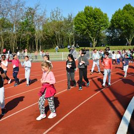 Toute la journée du 19 avril, le stade Louis Dolly a résonné des foulées et des cris d'encouragement des élèves d'élémentaire de Villejuif venus participer à la traditionnelle Course d'Endurance scolaire.