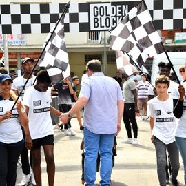 Samedi 22 juin, les Golden Blocks débarquaient à Villejuif avec 3 challenges d'athlétisme pour les jeunes de 8 à 16 ans: Sprint en duel / High Jump / Mile. Le tout entrecoupé d'animations Breakdance / BMX / Hip-Hop / DJ / Double Dutch...