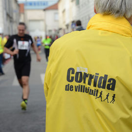 30e édition de la Corrida de Villejuif avec 2 courses adultes et 5 courses enfants.L'intégralité des photos des courses adultes sur https://t.co/T5aKXuC3KB