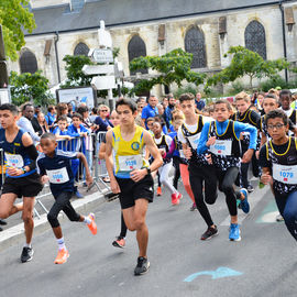 Un plateau élite relevé sur le 10km couru en moins de 29mn, de nombreux coureurs et marcheurs amateurs sur le 10, le 5 et le Run'N'Bike, et la relève déjà assurée avec les courses des jeunes l'après-midi!