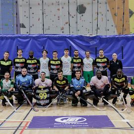 Sacrés champions de France de Nationale 2 lors du dernier match de la saison, les joueurs de l'USV Roller - Rink-Hockeymontent en Nationale 1 – Elite ![Photos Alex Bonnemaison]