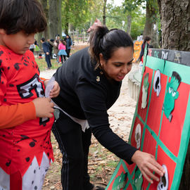 Petits monstres, savants fous, sorcières ou artistes en herbe s'en sont donnés à coeur joie pendant ces vacances d'automne. Entre ateliers, spectacles, bal, pas le temps s'ennuyer...