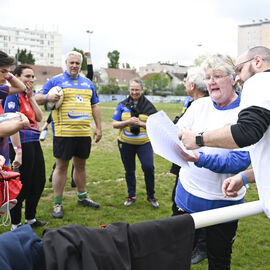 La section Rugby Santé du RCVB accueillait le tournoi annuel organisé par la Ligue Ile de France de Rugby. Au delà du tournoi sportif, c'était toute une journée de découverte et de sensibilisation avec des ateliers, une exposition, des échanges avec des professionnels de la santé et associations (La Niaque L'Asso, Jean Hin, l'association AFA, Soeur d'encre...). [photos Lucile Cubin]