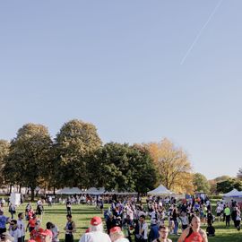 Avec près de 800 coureur·se·s et marcheur·se·s le matin et autant de jeunes et de familles l'après-midi, cette 34e édition a été de nouveau un événement sportif majeur à Villejuif et une journée de fête dans le parc des hautes-Bruyères baigné par le soleil d'automne !