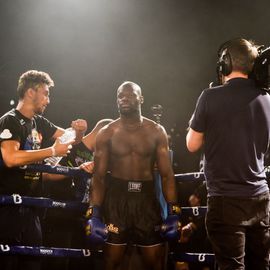 Une 4e édition du VBS qui met à l'honneur les femmes avec 3 combats féminin en boxe anglaise et pieds-poings.[Photos Lucile Cubin - Alex Bonnemaison - Sylvie Grima - Direction de la Communication]