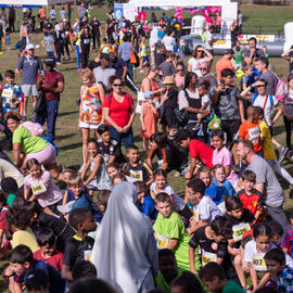 35e Corrida de Villejuif: les courses jeunes et familles et les animations de l'après-midi autour des jeux et du sport.[photos Sylvie Grima / Xiwen wang] 