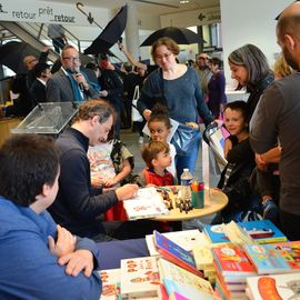 Le festival de rentrée littéraire de Villejuif, tout public et mêlant littérature et bande dessinée, avec une trentaine d'auteurs, confirmés ou invités pour leur premier roman.