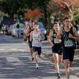 Avec près de 800 coureur·se·s et marcheur·se·s le matin et autant de jeunes et de familles l'après-midi, cette 34e édition a été de nouveau un événement sportif majeur à Villejuif et une journée de fête dans le parc des hautes-Bruyères baigné par le soleil d'automne !