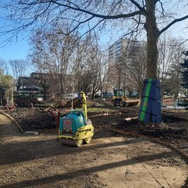 De l'automne 2021 au printemps 2022 le Parc Pablo Neruda va être complètement transformé: moins de béton, plus de verdure, des jeux modernisés...