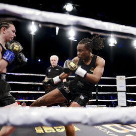 Déjà la 6e édition du Villejuif Boxing Show. Une soirée de qualité cette année encore avec des combats de haut niveau national et international en boxe anglaise et boxe pieds-poings. [photos Sylvie Grima / Lucile Cubin]