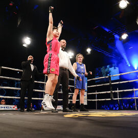 Déjà la 6e édition du Villejuif Boxing Show. Une soirée de qualité cette année encore avec des combats de haut niveau national et international en boxe anglaise et boxe pieds-poings. [photos Sylvie Grima / Lucile Cubin]