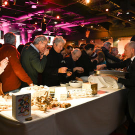 Samedi 20 janvier, toute la population de Villejuif était invitée à débuter l'année dans la convivialité autour d'un buffet, d'un moment musical et de la mise à l'honneur du monde sportif.[photos Lucile Cubin]