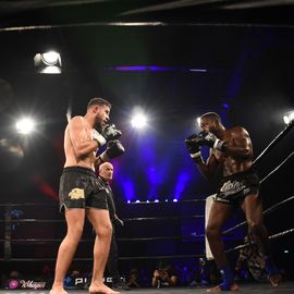 Revivez en images cette 3e édition du prestigieux gala de boxe, du ring aux coulisses.