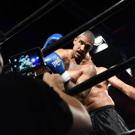 Revivez en images cette 3e édition du prestigieux gala de boxe, du ring aux coulisses.