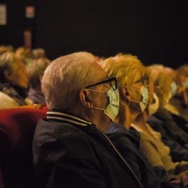 Zoom sur 2 temps forts de cette Semaine nationale des seniors: le spectacle de la compagnie de théâtre les Sans Âge, et la guinguette de clôture.