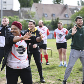 La section Rugby Santé du RCVB accueillait le tournoi annuel organisé par la Ligue Ile de France de Rugby. Au delà du tournoi sportif, c'était toute une journée de découverte et de sensibilisation avec des ateliers, une exposition, des échanges avec des professionnels de la santé et associations (La Niaque L'Asso, Jean Hin, l'association AFA, Soeur d'encre...). [photos Lucile Cubin]