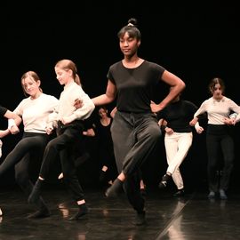 Retour en images sur la journée du 12 mars, avec l'atelier et sa restitution par les élèves du Conservatoire, suivi du spectacle "Une simple déclinaison de l’instant", de la Cie Les têtes penchées.[photos Anja Simonet]