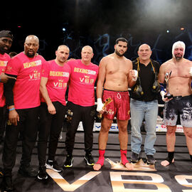 Déjà la 6e édition du Villejuif Boxing Show. Une soirée de qualité cette année encore avec des combats de haut niveau national et international en boxe anglaise et boxe pieds-poings. [photos Sylvie Grima / Lucile Cubin]