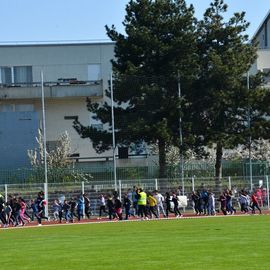 Toute la journée du 19 avril, le stade Louis Dolly a résonné des foulées et des cris d'encouragement des élèves d'élémentaire de Villejuif venus participer à la traditionnelle Course d'Endurance scolaire.