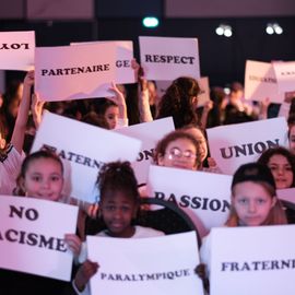 Plus de 350 acteurs du mouvement sportif étaient présents lors de l’évènement en leur honneur le samedi 7 janvier.Félicitations aux médaillés pour leurs performances, aux indispensables bénévoles pour leur dévouement quotidien et aux agents du service public communal qui permettent la pratique sportive.