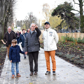 Samedi 23 novembre ont été inaugurés le jardin municipal des Plantes, nouveau parc de 3200m2 avenue de la République, et la Maison de la Nature, rue René Hamon.