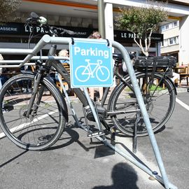 A pied, à vélo, en trottinette, en roller ou en poussette... ce dimanche 18 septembre, la Journée sans voiture a permis aux Villejuifois et Villejuifoises de tous âges de profiter des rues du centre-ville en toute sécurité et sérénité.[Photos Anja Simonet]