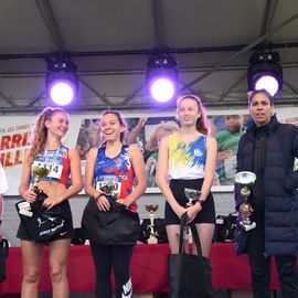 Une grande fête du sport avec près de 1500 coureur·se·s sur les 5/10km, courses jeunes et familles.Les vainqueurs des 10km ont battu le record de l'épreuve, avec la 8e meilleure performance mondiale chez les femmes!1700 euros ont été reversés à l’association Une maison au cœur de la vie, qui vient en aide aux familles dont les enfants sont hospitalisés à l’Institut Gustave-Roussy. Un grand merci aux 150 bénévoles, aux associations villejuifoises, et à tous les services de la ville.[Photos ©Anja Simonet / ©Raphaël Garnier]