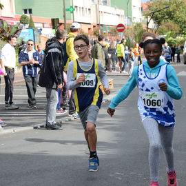 30e édition de la Corrida de Villejuif avec 2 courses adultes et 5 courses enfants.L'intégralité des photos des courses adultes sur https://t.co/T5aKXuC3KB