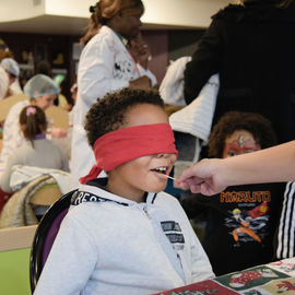 Pendant 2 semaines, la ville a choisi de mettre en valeur le droit à la santé des enfants avec des conférences et ateliers, des expos, des formations et de nombreuses animations et jeux pour les enfants et leurs parents.[photos Sylvie Grima / Lucile Cubin]