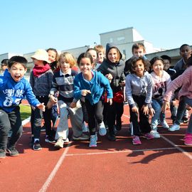 Toute la journée du 19 avril, le stade Louis Dolly a résonné des foulées et des cris d'encouragement des élèves d'élémentaire de Villejuif venus participer à la traditionnelle Course d'Endurance scolaire.