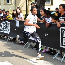 Samedi 22 juin, les Golden Blocks débarquaient à Villejuif avec 3 challenges d'athlétisme pour les jeunes de 8 à 16 ans: Sprint en duel / High Jump / Mile. Le tout entrecoupé d'animations Breakdance / BMX / Hip-Hop / DJ / Double Dutch...