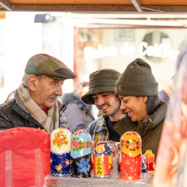 Retour en images sur le Marché de Noël en centre-ville samedi et dimanche, avec ses nombreuses animations organisées par la Ville et l'association Les commerçants de Villejuif: fanfares, Père Noël, cracheurs de feu, spectacle lumineux...[photos Xiwen Wang / Direction de la communication]