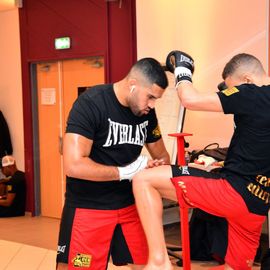 1ère édition du Villejuif Boxing Show, gala de boxe anglaise amateur et boxe pieds-poings pro. Un évènement à guichet fermé avec de prestigieux titres en jeu!