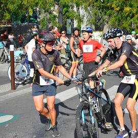 Un plateau élite relevé sur le 10km couru en moins de 29mn, de nombreux coureurs et marcheurs amateurs sur le 10, le 5 et le Run'N'Bike, et la relève déjà assurée avec les courses des jeunes l'après-midi!