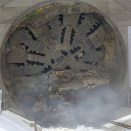 Le 18 juin le tunnelier Amandine parti d'Arcueil-Cachan pour le creusement de la ligne 15 Sud perce le mur de la future gare Gustave Roussy. En février un 1er tunnelier (ligne 14) avait traversé cette gare.Crédits photos: Société du Grand Paris / David Delaporte