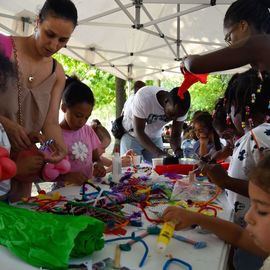 Le 1er village Villejuif respire 2022 s'est installé dans le parc des Hautes-Bruyères et dans la cité du Vercors, avec son lot d'animations et la fête du 13 juillet![Photos Lucile Cubin / Direction de la Communication]