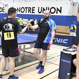 Les 20 et 21 avril, Villejuif accueillait pour la 1ère fois à la halle Collette Besson le Championnat de France de tennis de table FSGT. Cet évènement national a enregistré son record de participation, avec 66 équipes et 218 joueurs. [photos Lucile Cubin]