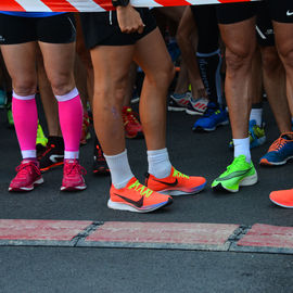 Un plateau élite relevé sur le 10km couru en moins de 29mn, de nombreux coureurs et marcheurs amateurs sur le 10, le 5 et le Run'N'Bike, et la relève déjà assurée avec les courses des jeunes l'après-midi!