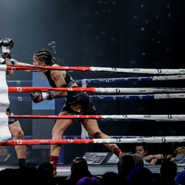 Une 4e édition du VBS qui met à l'honneur les femmes avec 3 combats féminin en boxe anglaise et pieds-poings.[Photos Lucile Cubin - Alex Bonnemaison - Sylvie Grima - Direction de la Communication]