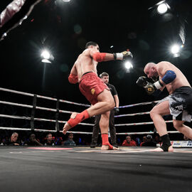 Déjà la 6e édition du Villejuif Boxing Show. Une soirée de qualité cette année encore avec des combats de haut niveau national et international en boxe anglaise et boxe pieds-poings. [photos Sylvie Grima / Lucile Cubin]