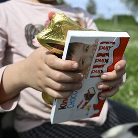 Retour en images sur ces 2 semaines de vacances de printemps, avec notamment la chasse aux œufs du Secours populaire et celle des accueils de loisirs à la ferme urbaine, le Mois des cuisines du Monde et les activités jardinage, bricolage, cirque... dans les MPT. [Photos Direction de la Communication / Lucile Cubin / Xiwen Wang]