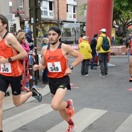 30e édition de la Corrida de Villejuif avec 2 courses adultes et 5 courses enfants.L'intégralité des photos des courses adultes sur https://t.co/T5aKXuC3KB