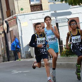 De la Pouss'jeunes à la marche/course "Pitchounes", en passant par les courses scolaires, les enfants ont mis le feu au bitume !