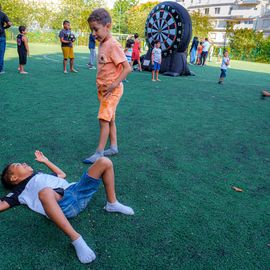 Proposées par les habitants dans le cadre de Villejuif respire, les fêtes de quartier Hautes-Bruyères et Lebon-Lamartine, samedi 27 août, ont permis aux habitants de prolonger les vacances d'été ou de se retrouver pour celles et ceux qui revenaient de congés.[Photos Sylvie Grima]