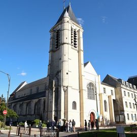 Balades urbaines architecturales, visite de l'Eglise et concert classique pour (re)découvrir Villejuif sous un nouvel angle.[Photos Lucile Cubin]