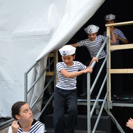 Des centaines de spectateurs massés devant la scène pour chanter avec Lisandro Cuxi, François Feldman etJoniece Jamison, danser avec le Staries Show ou applaudir le travail des musiciens et danseurs la MPT Gérard-Philipe et des Conservatoires.