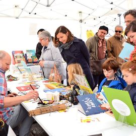 La littérature jeunesse à l'honneur avec au programme des dédicaces, des ateliers (pop-up, illustration, récit), des jeux et la remise des prix Lire et Elire décernés par 1000 élèves de Villejuif.