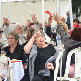 Heureux de se retrouver pour cet après-midi convivial et musical, nos Seniors ont bravé la pluie battante de ce 13 juillet!